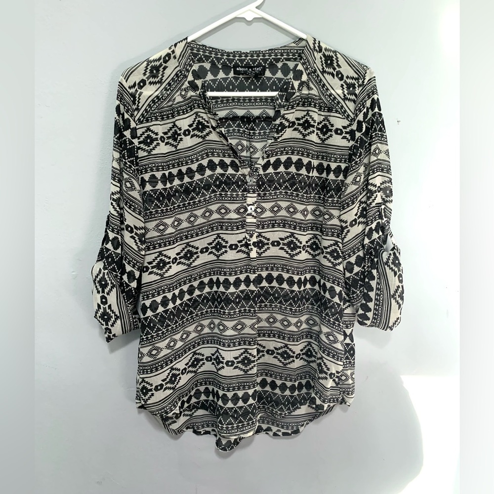 About a Girl Black and White Aztec Print Blouse XL
